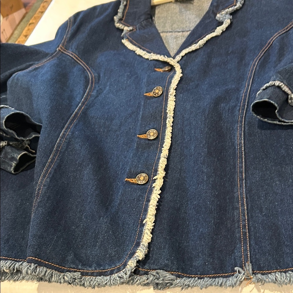 Caran Women's Blue Denim Jean Jacket Size 18 excellent condition dark blue - Picture 5 of 5